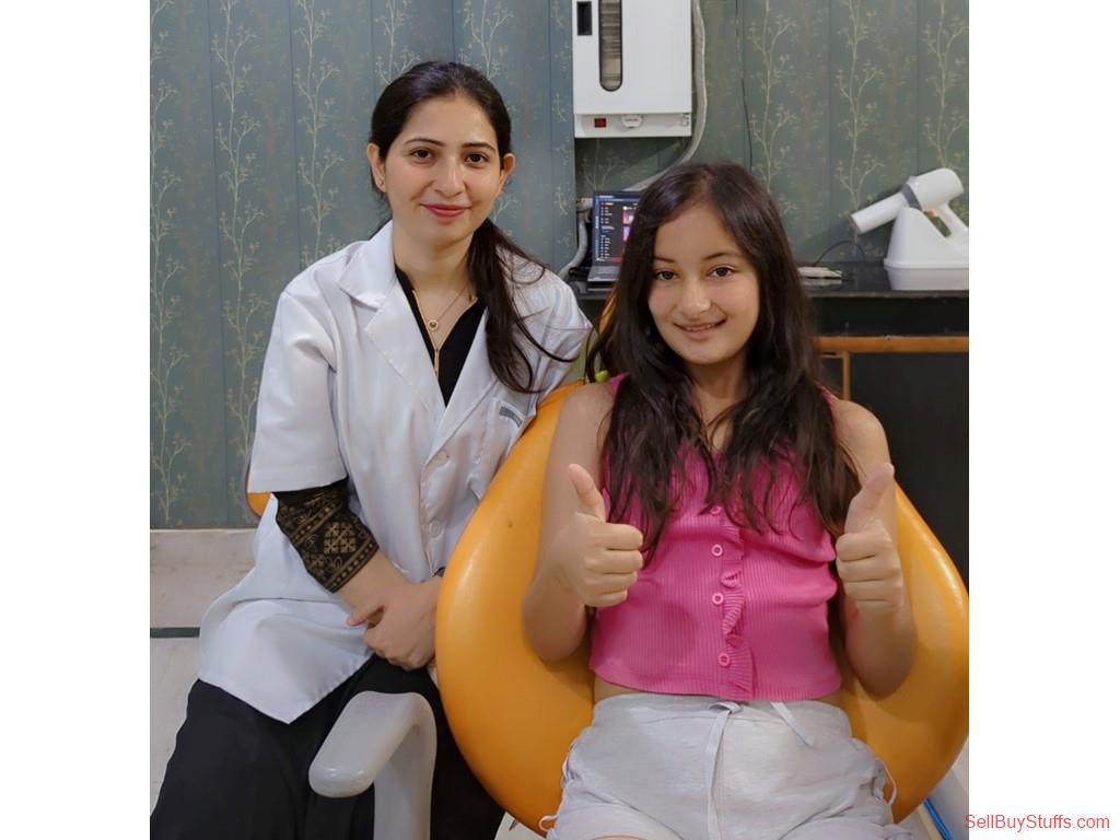 Delhi Dr. Esha Kapoor - Famous Dentist in Gurgaon
