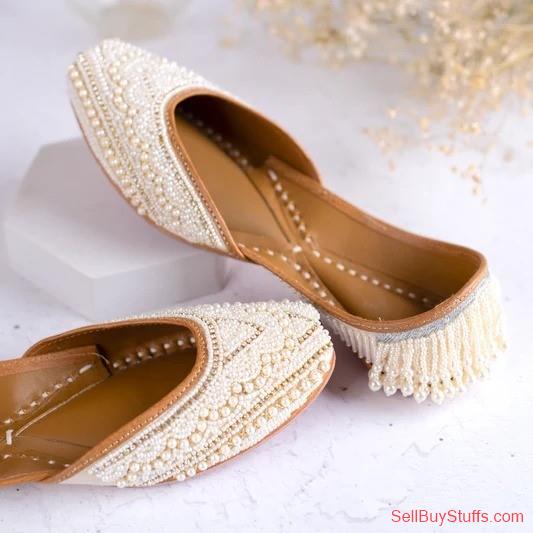 Delhi Where to Buy Beautiful Mirrorwork Juttis – Gulbhahar