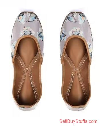 Mumbai Floral Print Panelled Juttis