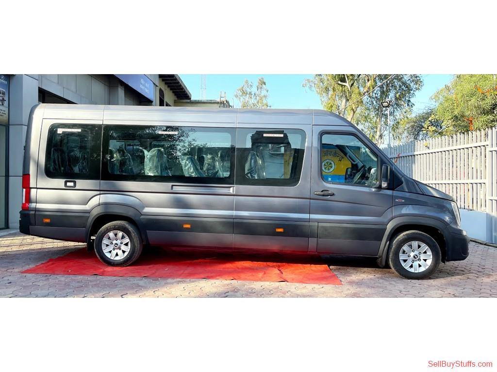 Delhi 17 Seater Urbania Booking in Delhi