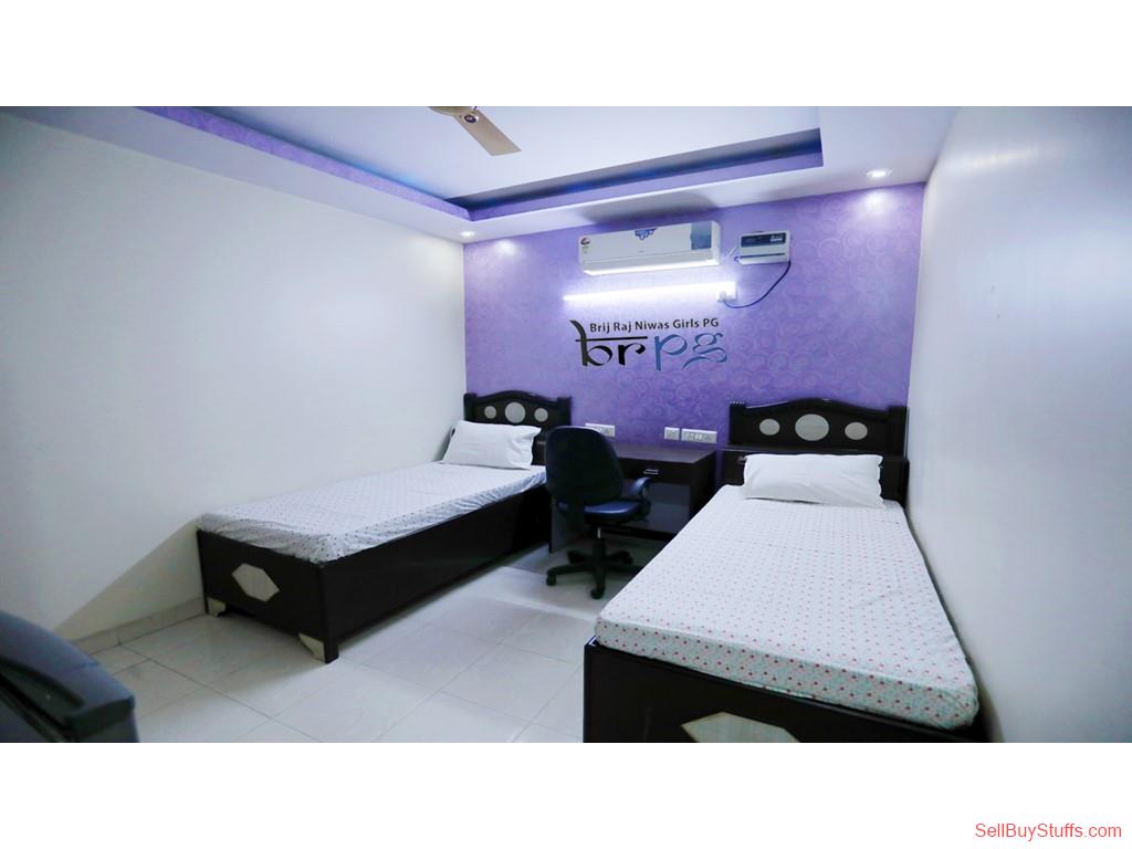 Delhi Girls PG Near PGDAV College