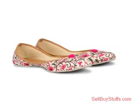 Mumbai Floral Print Juttis