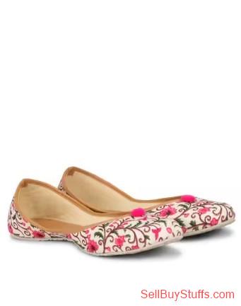 Mumbai Floral Print Juttis