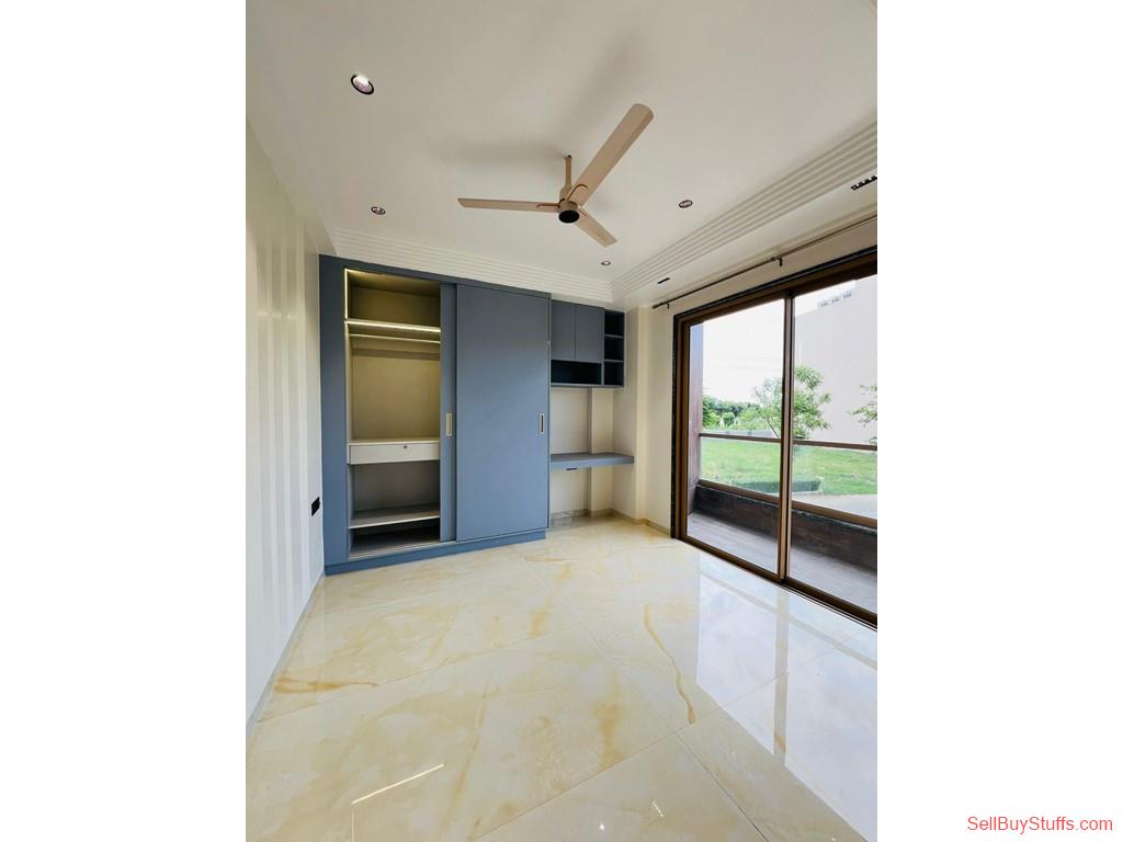 Gurgaon 3BHK Floor Available for Rent in Sector 99
